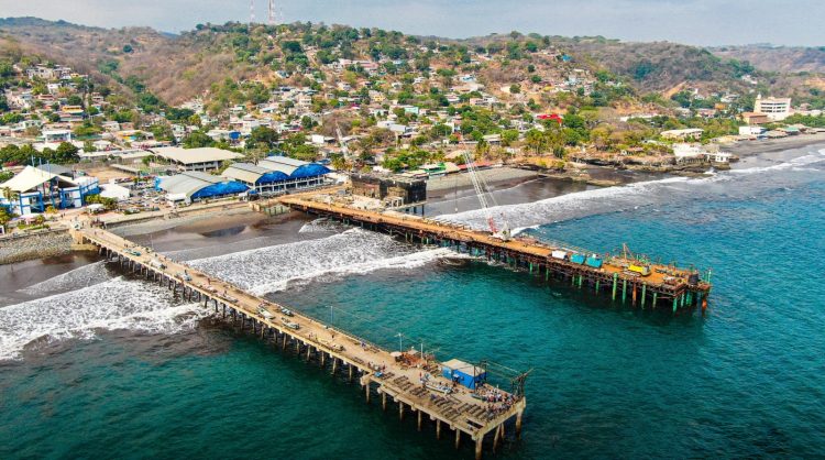 El nuevo muelle tendrá también un mirador, área comercial y espacios donde las familias podrán consumir los productos.