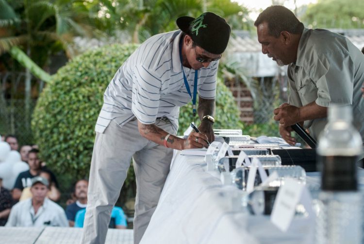 Acuerdos. La tregua con los grupos criminales le significó al partido de izquierda sus mejores logros electorales; luego, en 2019, inició la debacle.