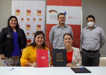 Cooperación Técnica Alemana cede derechos de plataforma virtual educativa a Fundación Gloria Kriete