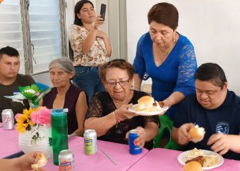 Migueleña residente en Estados Unidos apoya constantemente al país