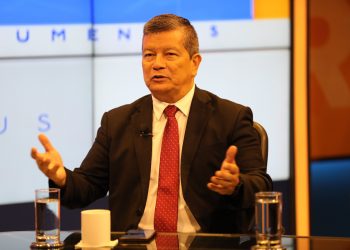 Precandidato FMLN confirma las pláticas para establecer alianza electoral en 2024