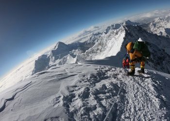 Nepal celebra los 70 años de la conquista del Everest