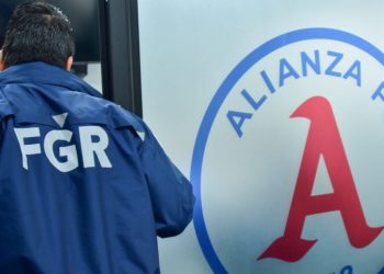 Fiscalía allana oficinas del Alianza, EDESSA y proveedora de boletos, tras la estampida que dejó 12 aficionados muertos en estadio Cuscatlán