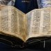 Antigua Biblia hebrea se vende por cifra récord de $38,1 millones