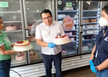 Defensoría del Consumidor verifica precios en negocios de Santa Ana
