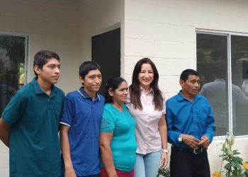 Entregan viviendas a veteranos y excombatientes en Cuscatlán y San Vicente
