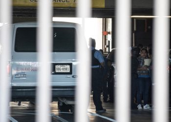 Rescatan a 113 migrantes retenidos en el noroeste de México
