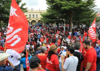 Falta de interés obliga al FMLN a ampliar plazo de inscripciones