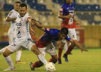 Alianza fue paciente y dio un golpe de autoridad al derrotar 2-0 a FAS en el Cuscatlán