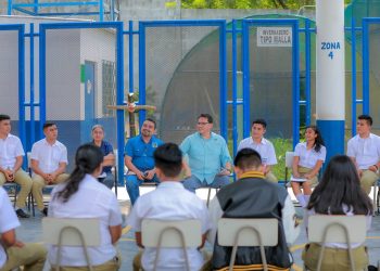 Gobierno de El Salvador impulsa la enseñanza en tecnología