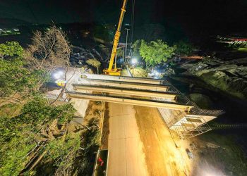 Obras Públicas instaló el segundo paquete de vigas en el paso multinivel del redondel Integración