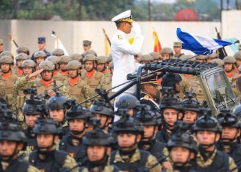 Ministro de Defensa juramenta a nuevos cadetes en el Día del Soldado Salvadoreño