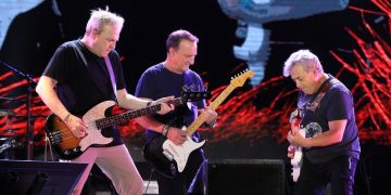 Mucho rock y una lluvia de recuerdos: el regalo de Hombres G