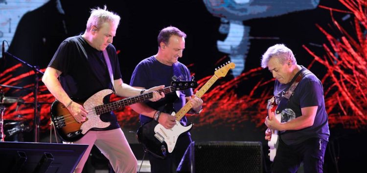 Hombres G dio un concierto de lujo el jueves 11 de mayo en El Salvador, como parte de la gira del cuarenta aniversario.  Foto: Borman Mármol.