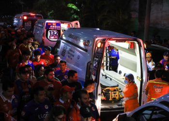 Instituciones de Gobierno atienden a aficionados lesionados durante tragedia en Estadio Cuscatlán