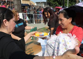 Alcaldía de Zaragoza agasajó a las madres del municipio con un colorido festejo