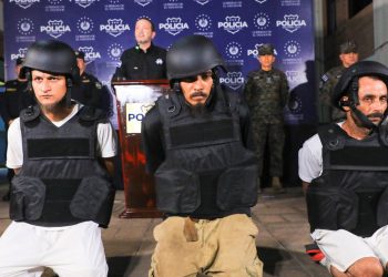 Autoridades presentan a asesinos de agente en Nueva Concepción, Chalatenango