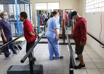 VMT y el ISRI firman convenio para atención a víctimas de accidentes viales