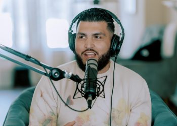 «Qué locura poder estar sentado junto a Bad Bunny el día que lanzó su primer tema al mundo»:  AJ Ramos, experto en música urbana