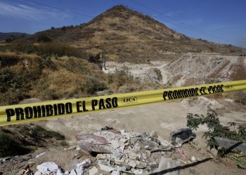Madres de desaparecidos anuncian hallazgo de bolsas con restos humanos en México