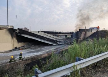 Transitada autopista de EE. UU. se derrumba en Filadelfia tras incendio