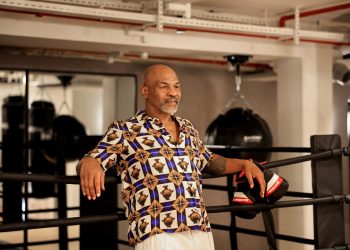 Mike Tyson inaugura un ring en Cannes siguiendo los pasos de Mohamed Alí