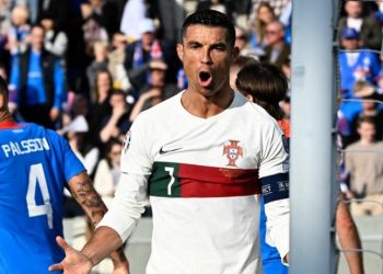 Cristiano Ronaldo celebra con su gol 123 sus 200 partidos con Portugal