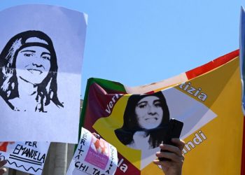 El papa «rompe tabú» y reza por adolescente desaparecida hace cuatro décadas