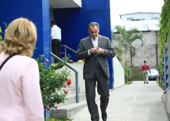 Exviceministro de Defensa, Atilio Benítez, y su esposa deben devolver al Estado $121,657 por enriquecerse de forma ilícita