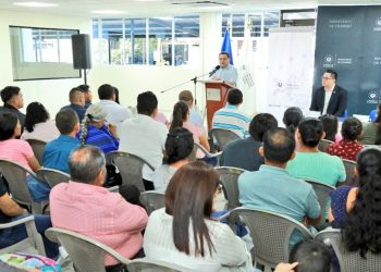 Nuevo contingente de trabajadores salvadoreños viaja a Canadá por el Programa de Migración Laboral