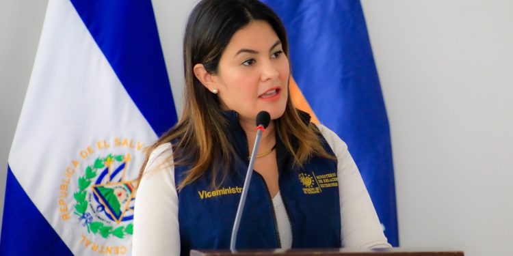 La viceministra  Portal dijo que destacarán la labor altruista de los salvadoreños y extranjeros.