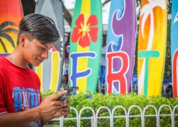 Gobierno instala internet satelital de alta velocidad, con acceso gratuito, en La Libertad