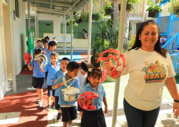 Maestros crean proyecto musical para los niños de la parvularia de La Libertad