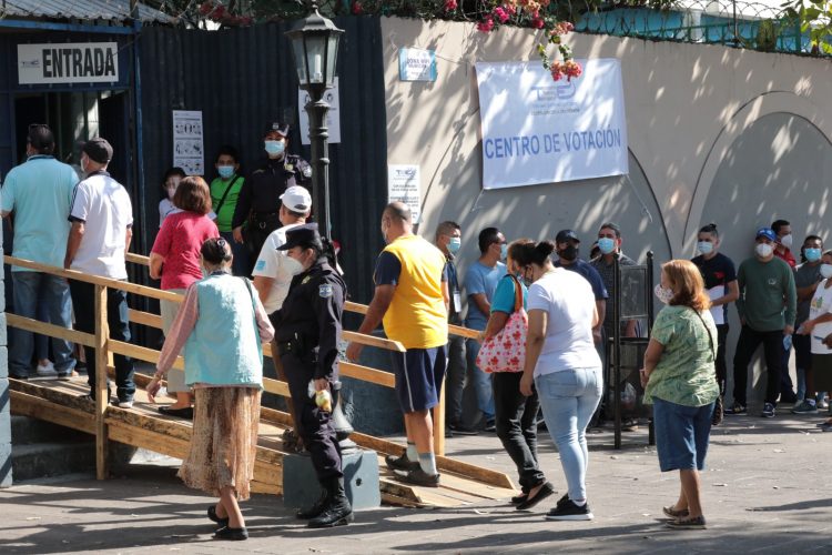 Inclusión. Los centros de votación deben reunir diversos parámetros para ser habilitados como tales, entre estos, el fácil acceso para todos los votantes.