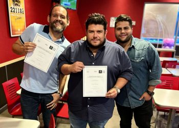 «Distancia a la Luna»: la primera película bajo la dirección de Héctor Mojica con Arturo Menéndez como guionista