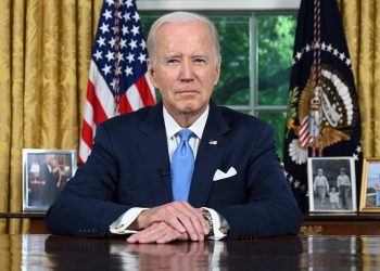 Biden firma ley para elevar techo de deuda de EE. UU.