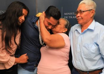 Gobierno colocó 8,000 salvadoreños en Estados Unidos y Canadá para trabajo temporal