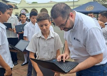 Gobierno instala internet gratuito en Atiquizaya, Ahuachapán