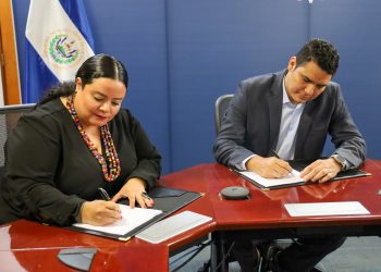 Otorgan 60 becas a estudiantes de agronomía
