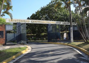 La UCA dio ultimátum a docente por hablar de alianza de la oposición