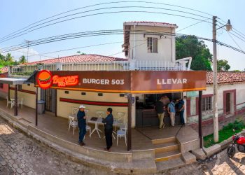 Salvadoreño abre negocio de comida rápida en Ahuachapán