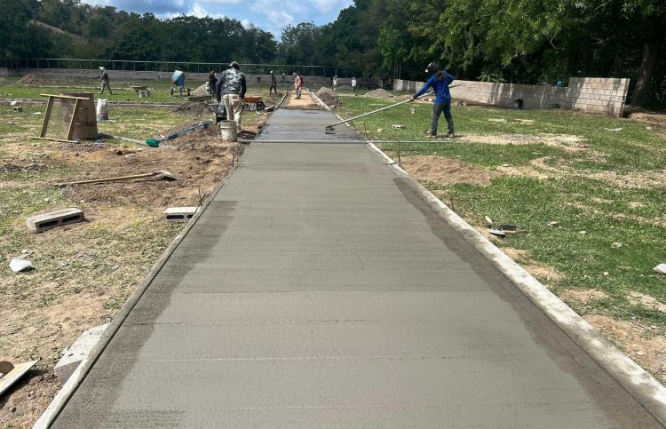 Necesidad. La ampliación responde a la necesidad de tener más espacios en el cementerio,
ya que estaba a punto de colapsar.