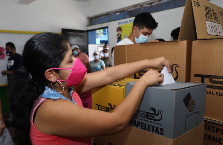 Faltan casi 220 días para que
se celebren las elecciones
presidenciales y de diputados de la
Asamblea Legislativa.  / Foto: Diario El Salvador.