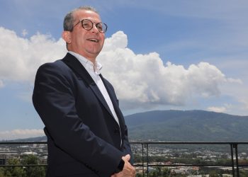 Volaris El Salvador inaugura vuelo a Ontario, California
