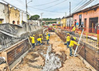 Estabilizan taludes del túnel del paso multinivel Unicaes de Santa Ana