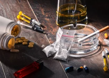 Las drogas siguen siendo de fácil acceso en Europa, alerta un informe