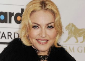 Madonna hospitalizada por infección bacteriana, aplazada su gira