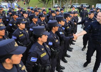 Más de 200 nuevos policías son incorporados para seguridad y combate de la criminalidad