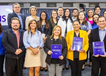 El Salvador cuenta con una nueva guía clínica sobre lesiones precancerosas de cuello uterino