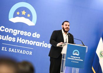Ministro de Salud expone avances en el sistema de salud ante cónsules honorarios